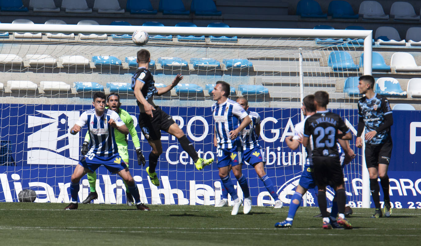 Fotos: Las imágenes del Deportiva-Almería