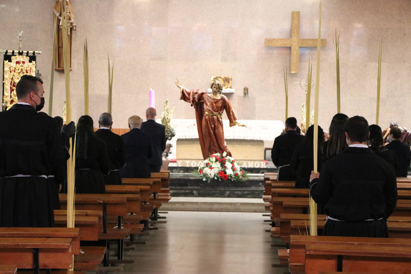 La cofradía organiza un acto en la parroquia para rememorar su Domingo de Ramos.