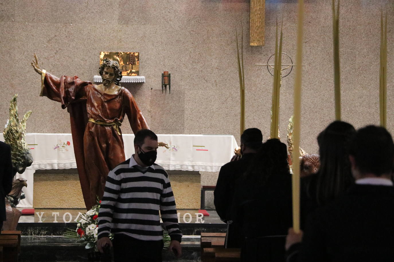 La cofradía organiza un acto en la parroquia para rememorar su Domingo de Ramos.