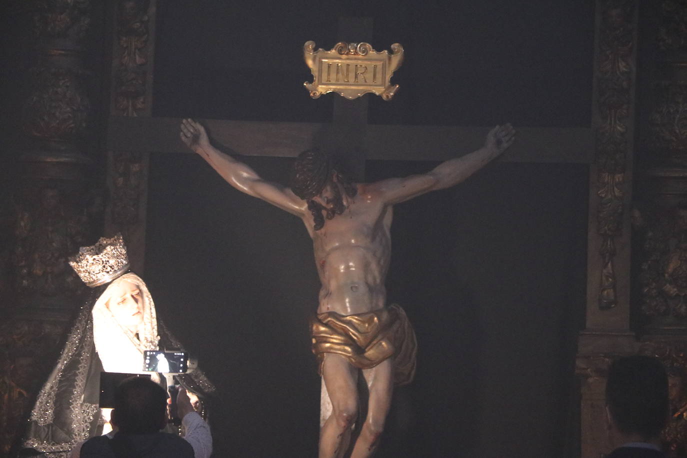 Sobrecogedora exposición de la cofradía en su sede canónica.