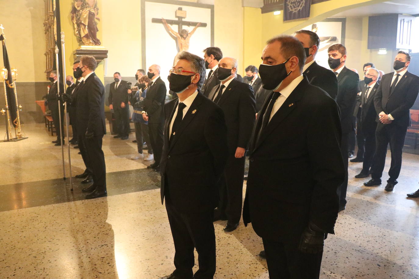 La capilla celebra de la mano de las tres centenarias de León un recuerdo a la procesión que debía salir a las calles este Lunes Santo.