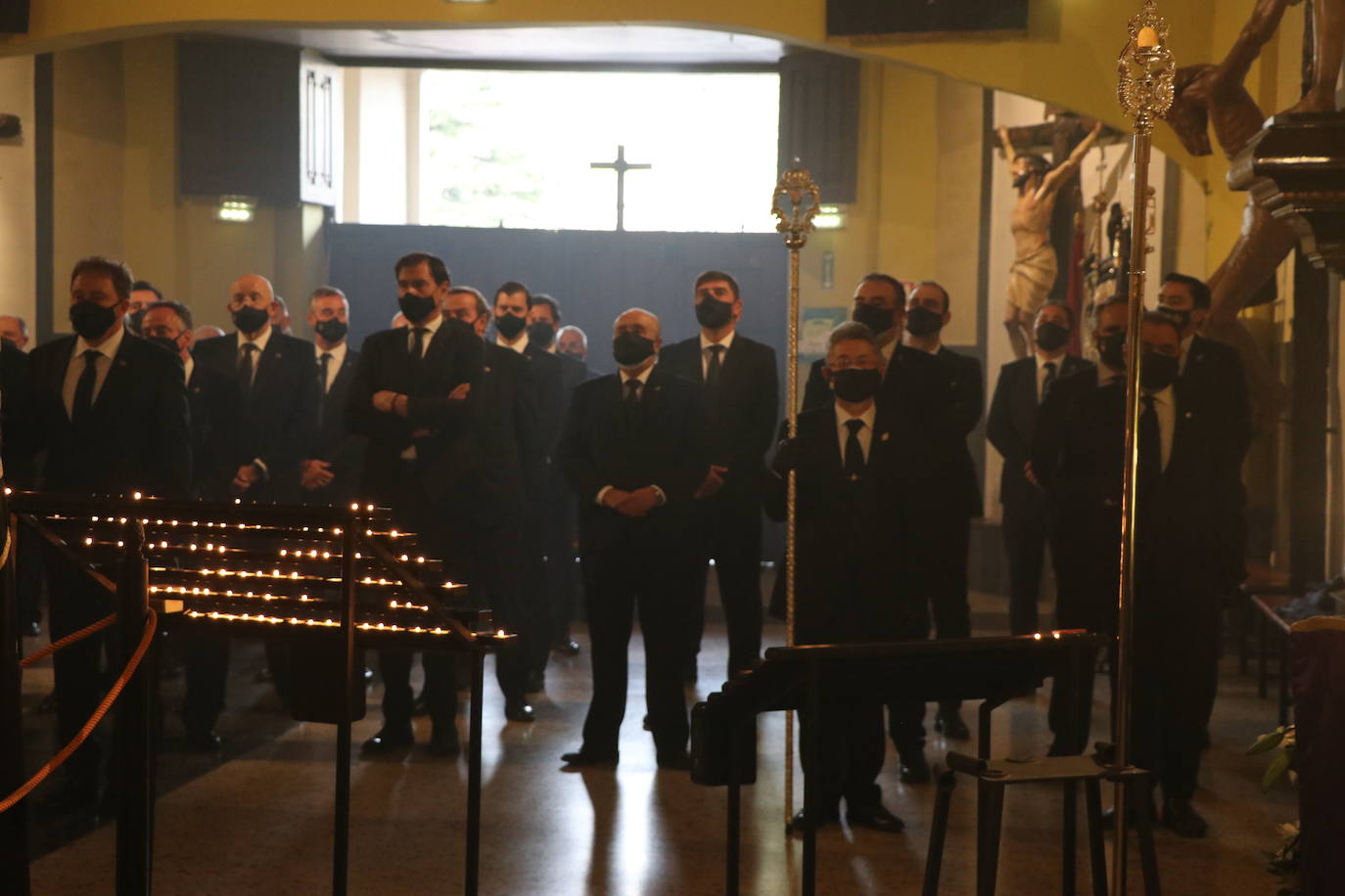 La capilla celebra de la mano de las tres centenarias de León un recuerdo a la procesión que debía salir a las calles este Lunes Santo.