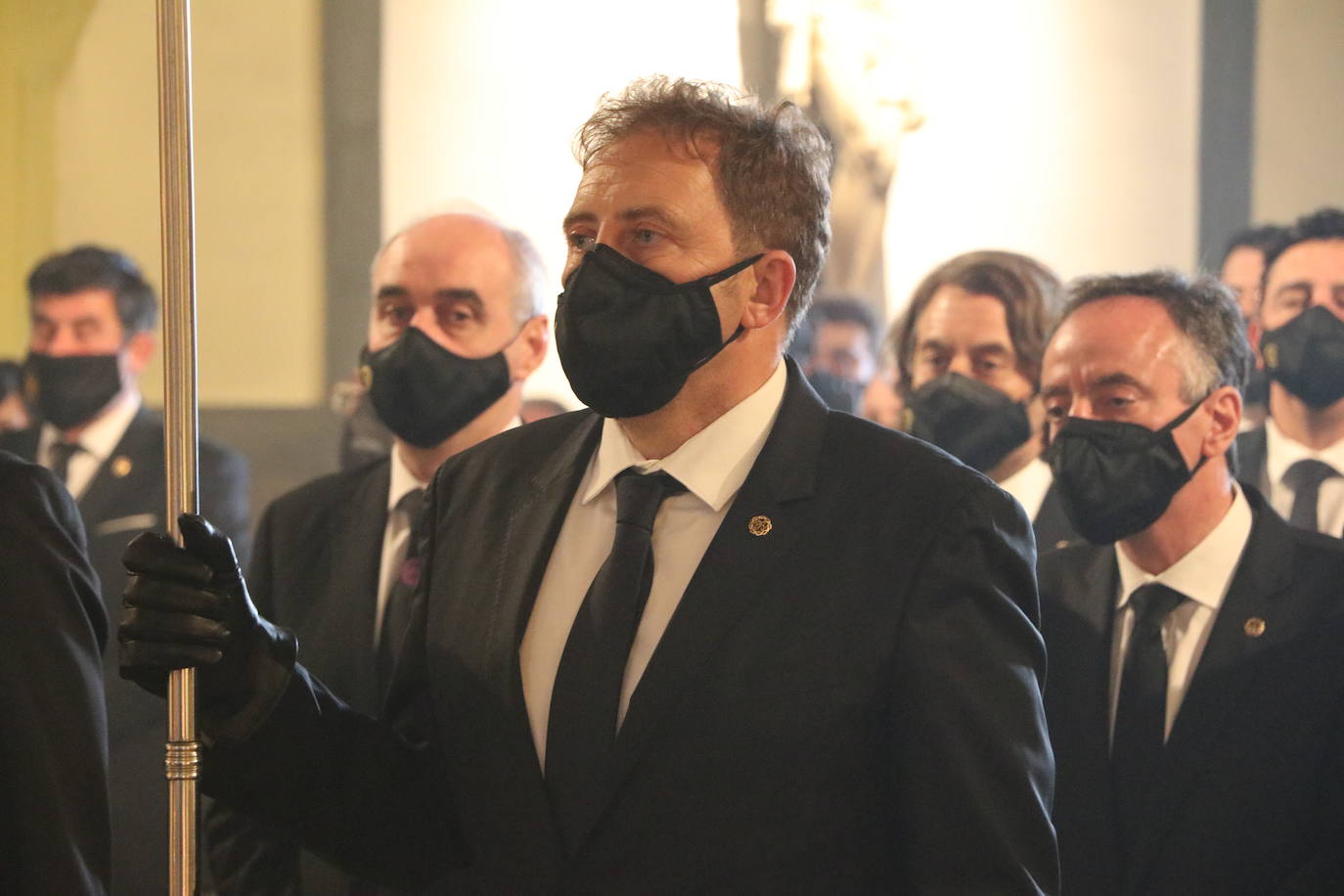 La capilla celebra de la mano de las tres centenarias de León un recuerdo a la procesión que debía salir a las calles este Lunes Santo.