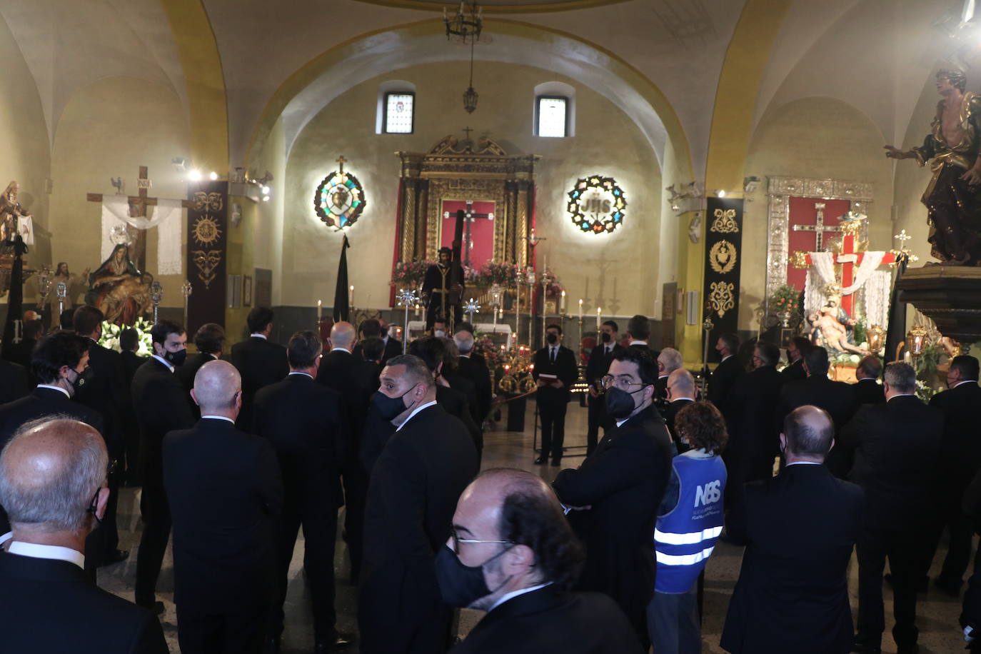 La capilla celebra de la mano de las tres centenarias de León un recuerdo a la procesión que debía salir a las calles este Lunes Santo.