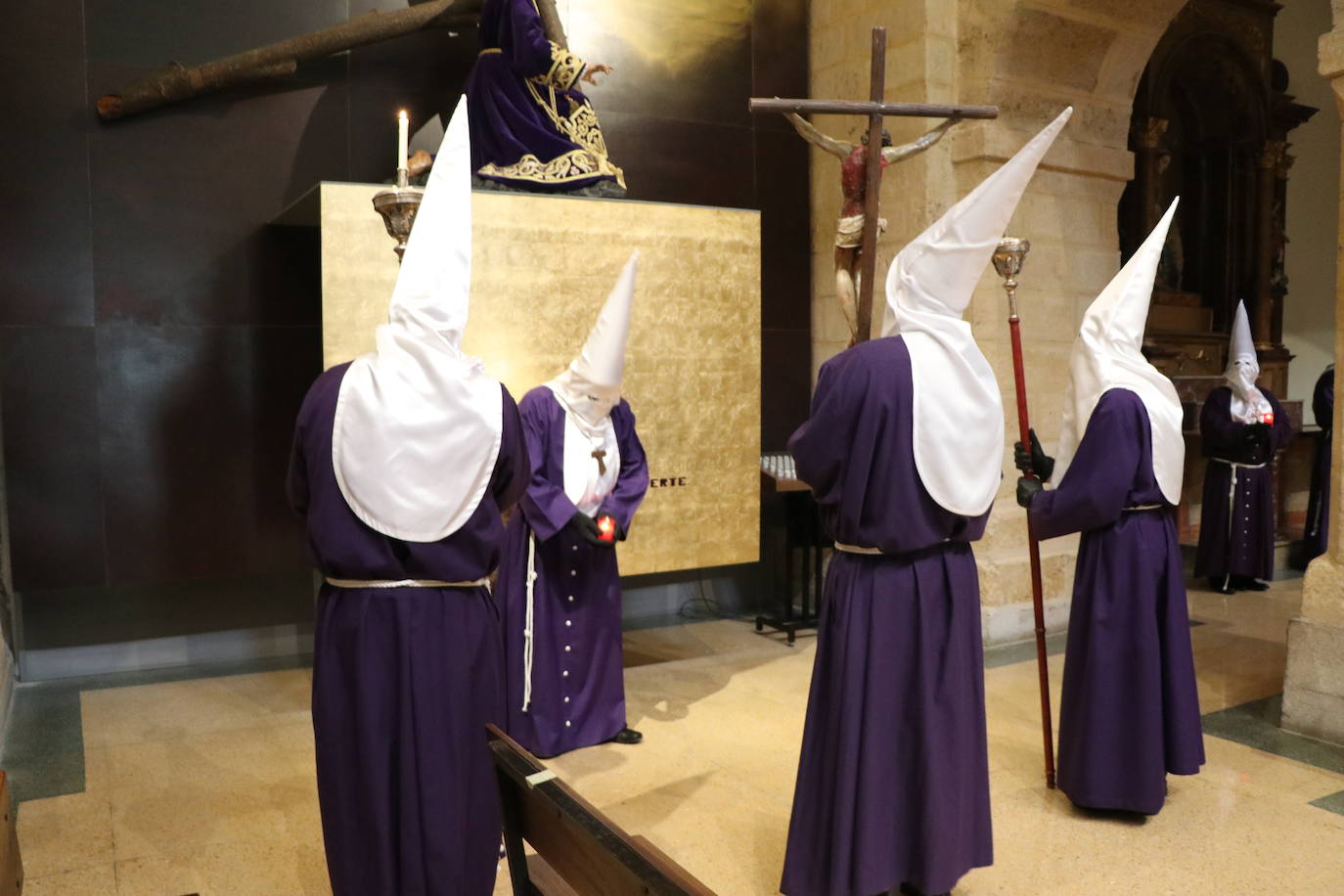 La iglesia acoge uno de los actos más tradicionales de la Semana Santa de León.