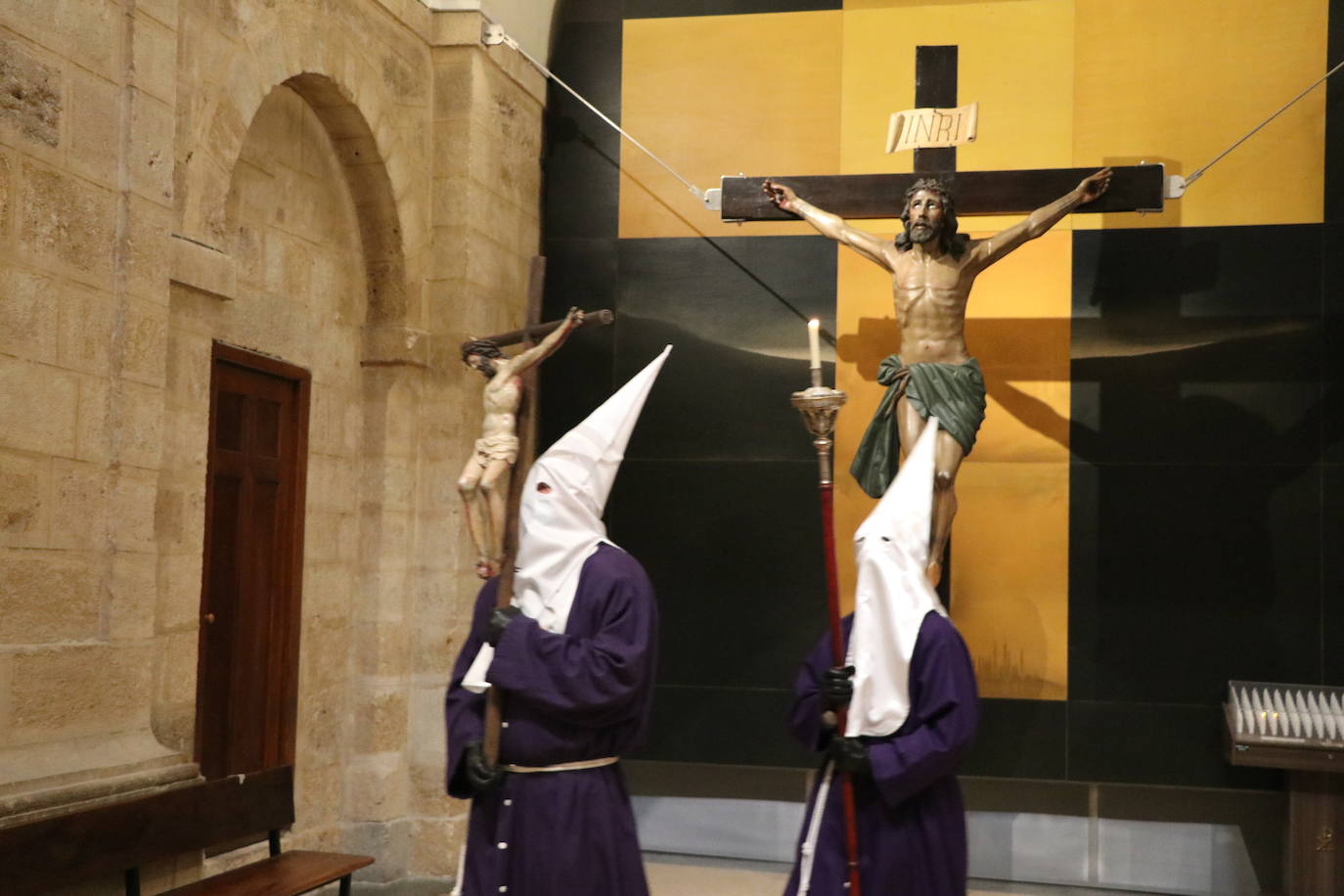 La iglesia acoge uno de los actos más tradicionales de la Semana Santa de León.