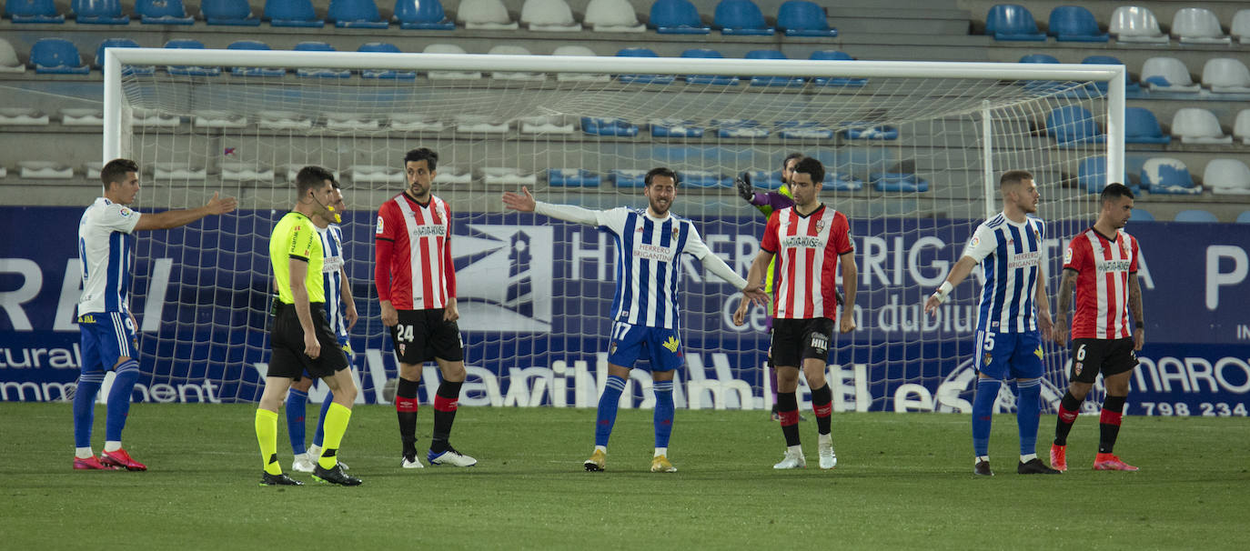 Fotos: Las imágenes del Deportiva-Logroñés