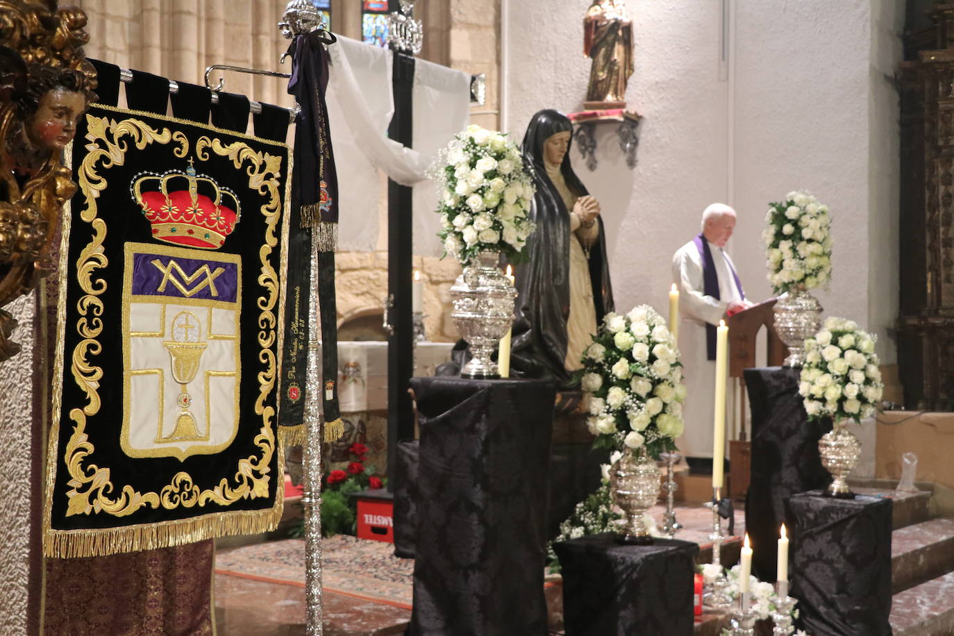 La iglesia acoge un acto solemne para conmemorar la Procesión de la Virgen de la Amargura.