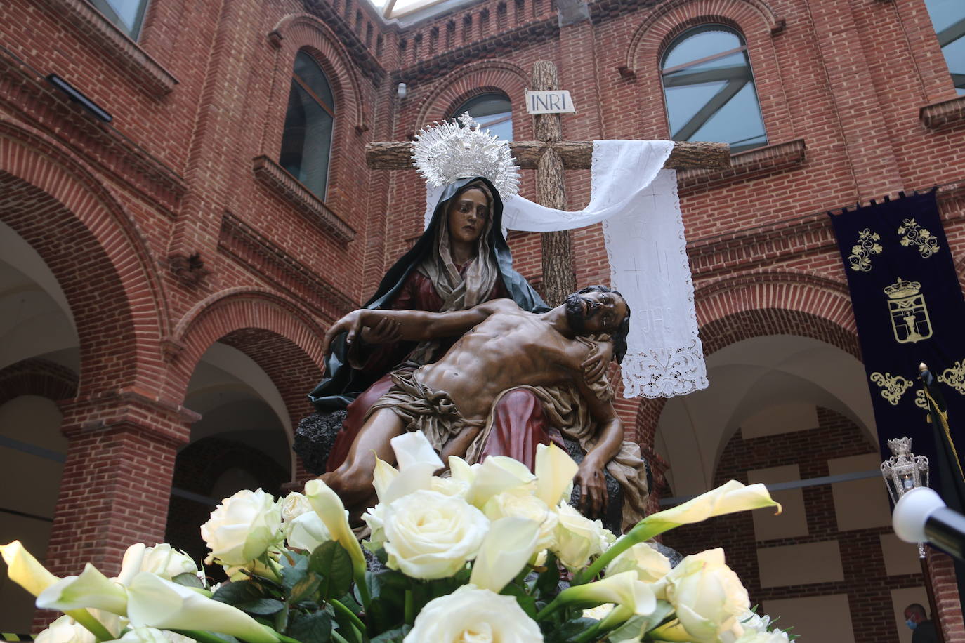 Fotos: Un Santo Entierro diferente pero emotivo