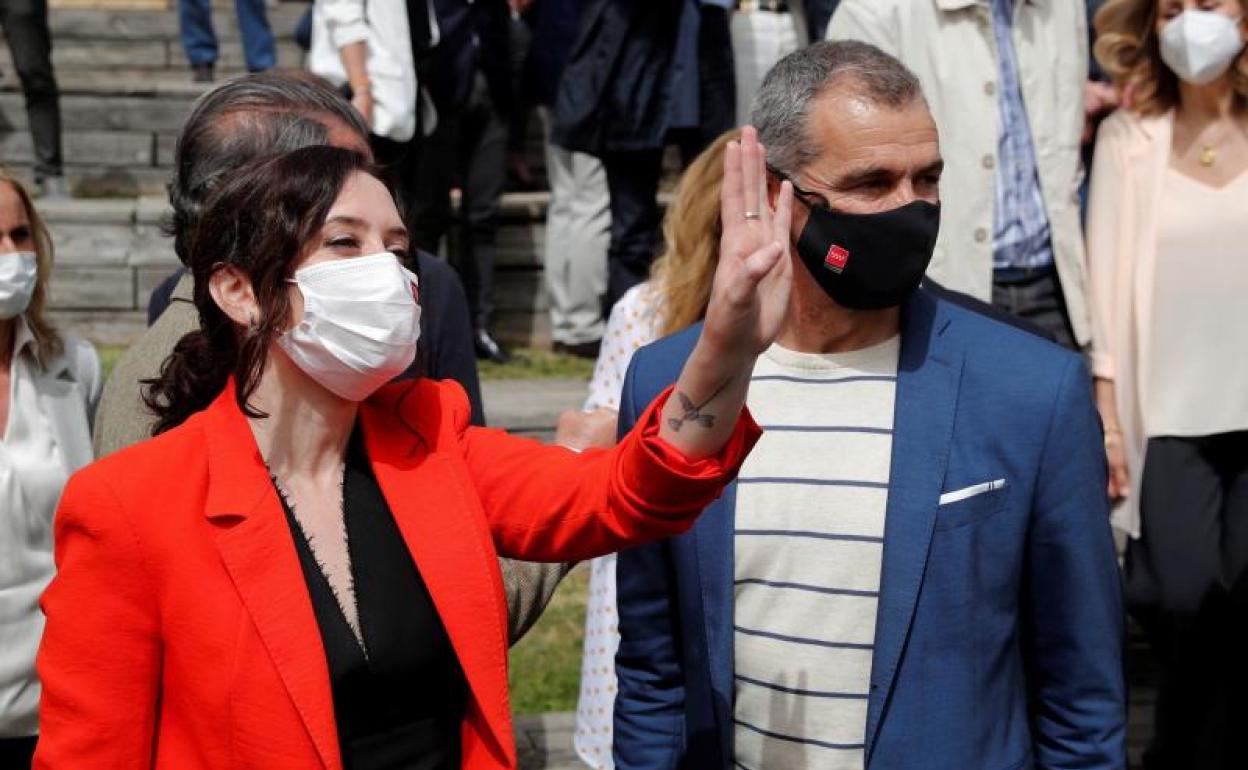 Díaz Ayuso y Cantó, en la presentación este miércoles de la lista del PP a la Comunidad de Madrid. 