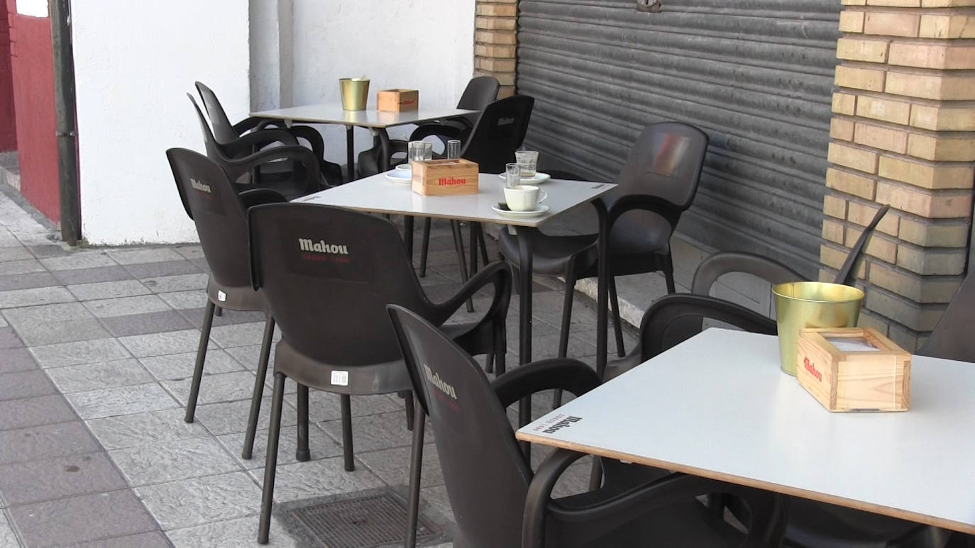 Terraza de un bar de La Pola de Gordón.