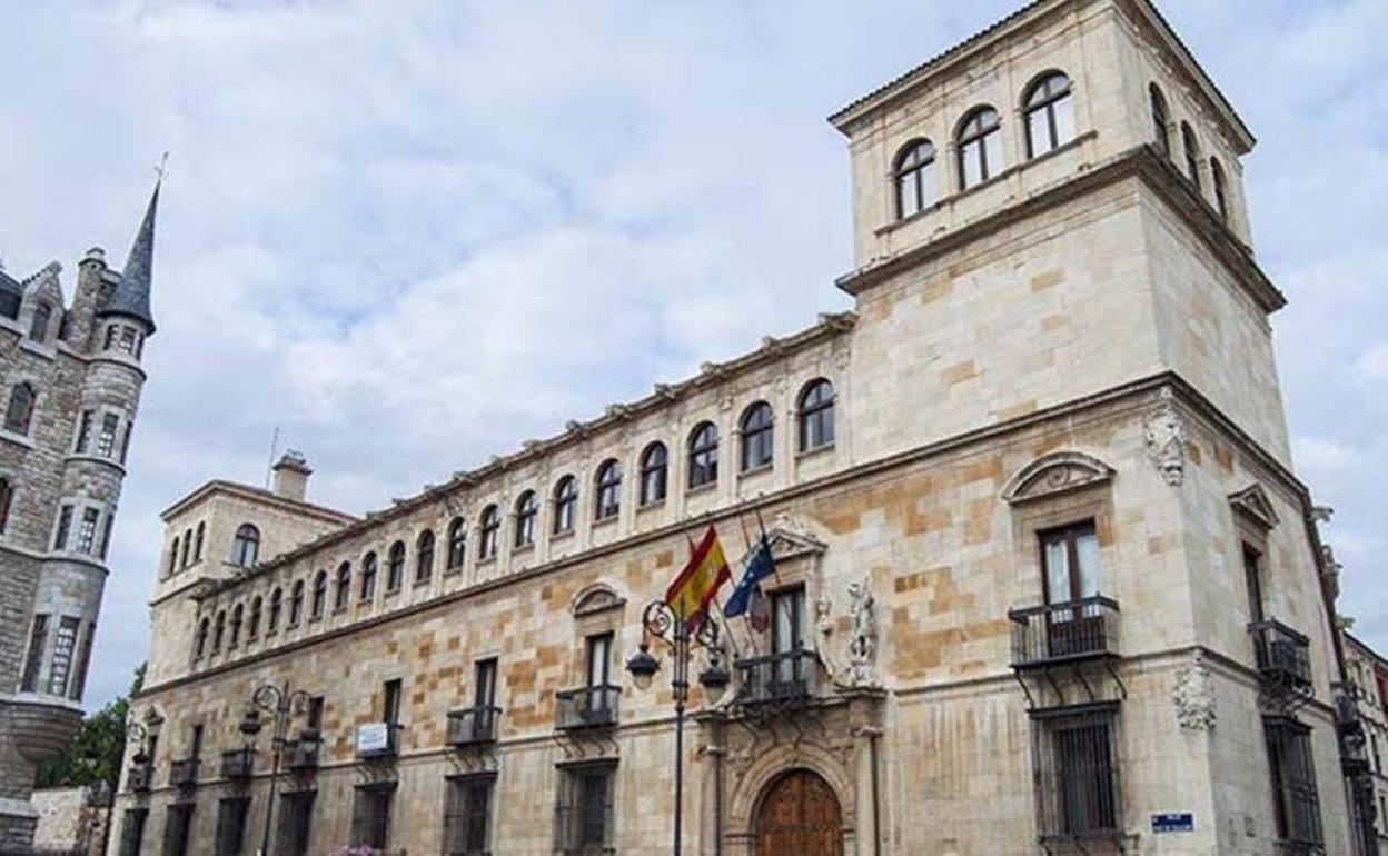 Palacio de los Guzmanes, sede de la Diputación de León.