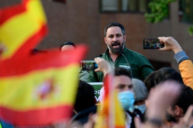 Cargas policiales durante el acto electoral de Vox en Vallecas.