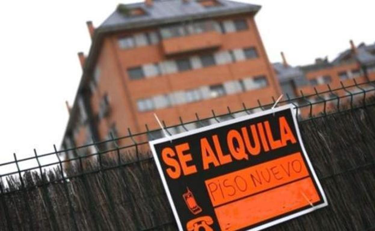 Cartel de un piso en alquiler.