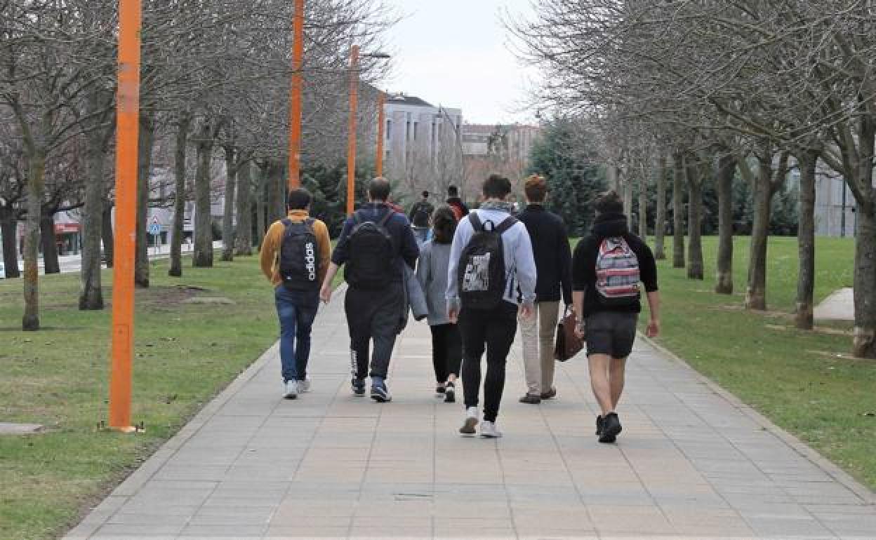 Unión de Estudiantes buscará lanzar moderación al debate de la educación en León. 