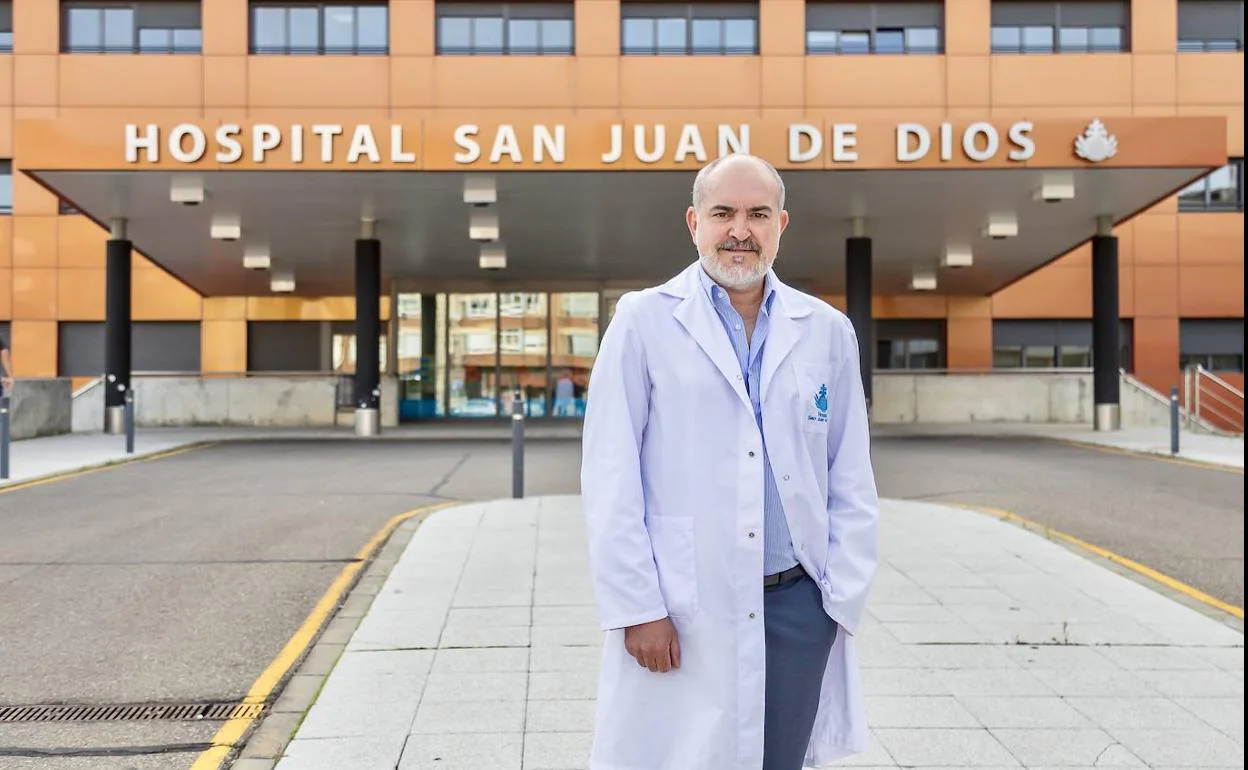 El doctor José Manuel Valle Folgueral.