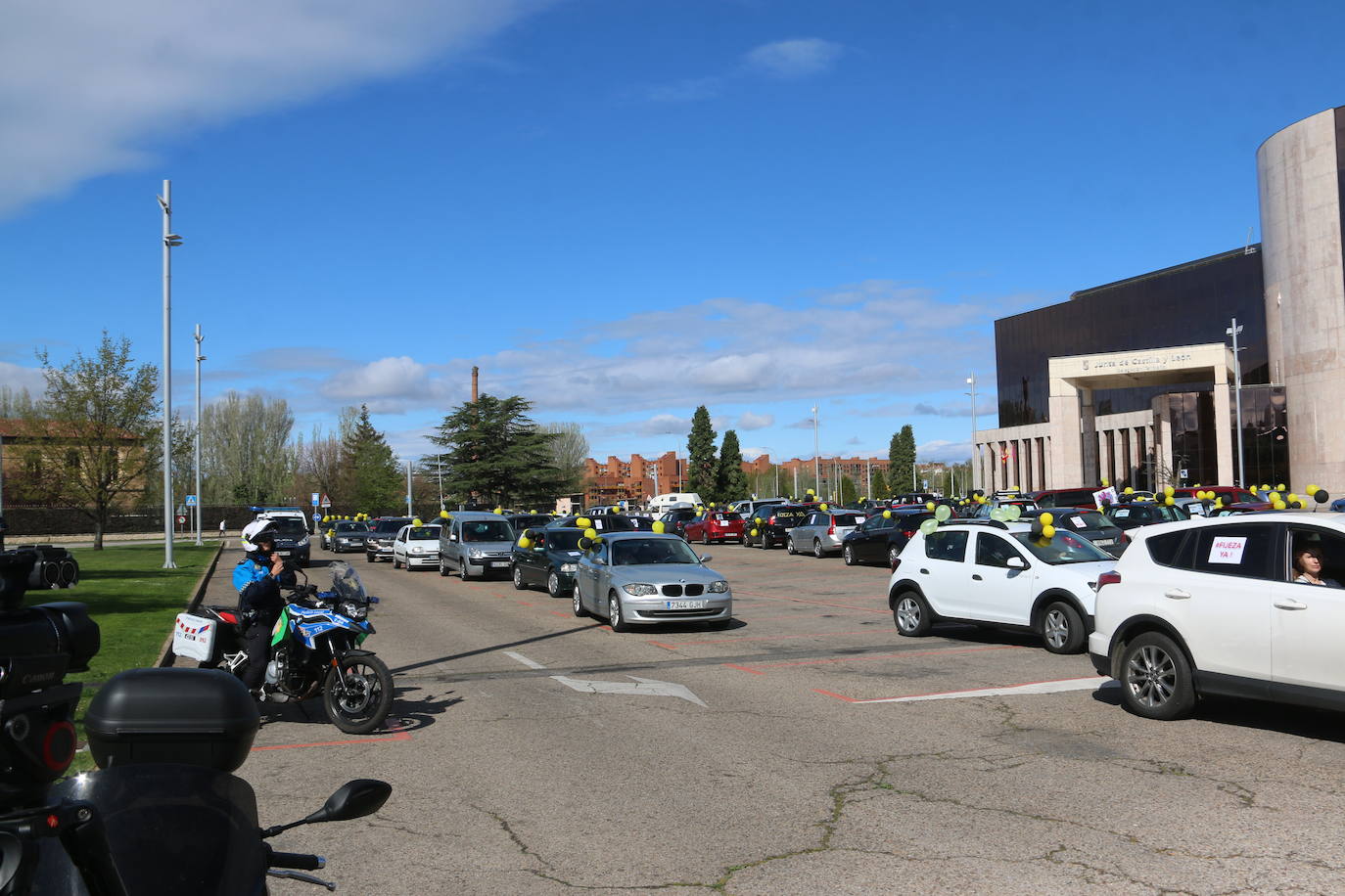 Los llamados fijos-discontinuos leoneses reclaman a las administraciones contratos fijos tras décadas en estas condiciones.
