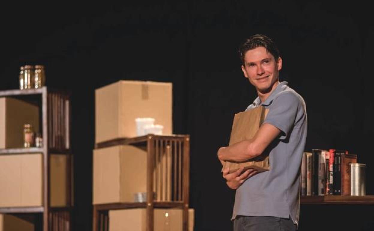 El actor leonés Javier Bermejo en una escena de la obra.