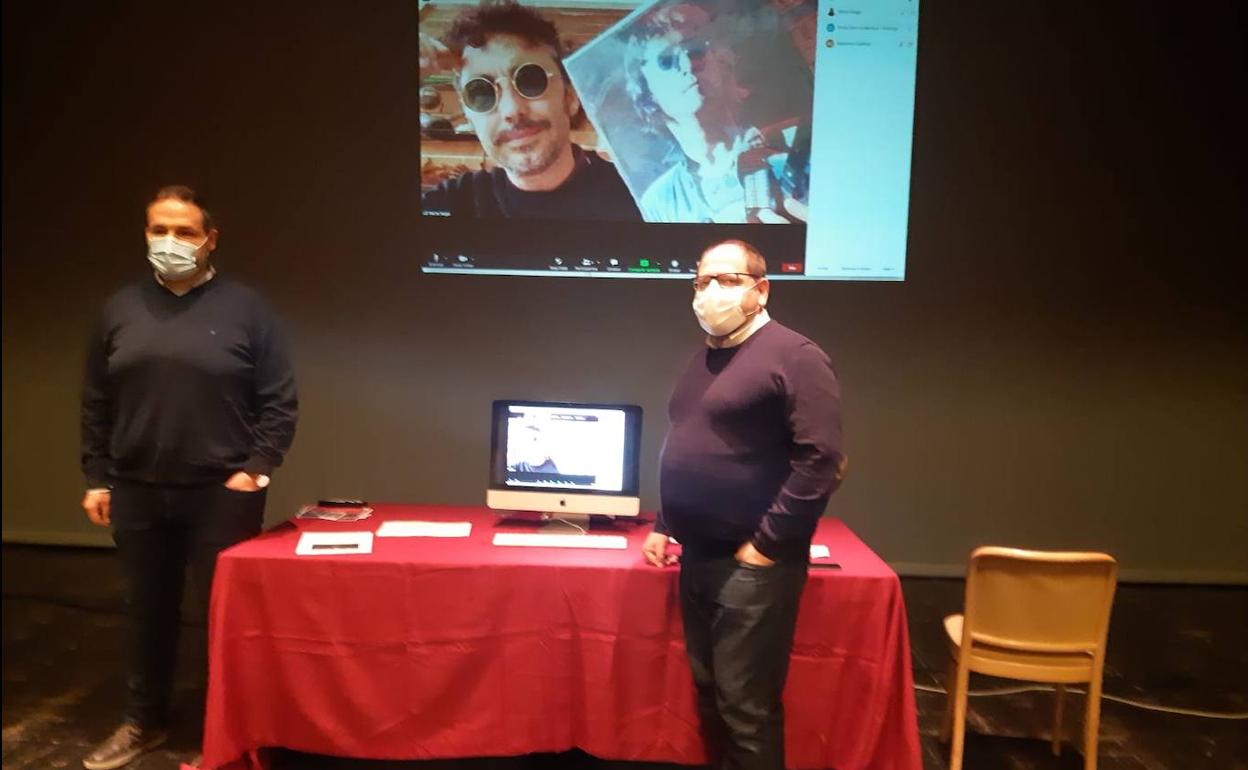 Un instante de la presentación de la obra de teatro.