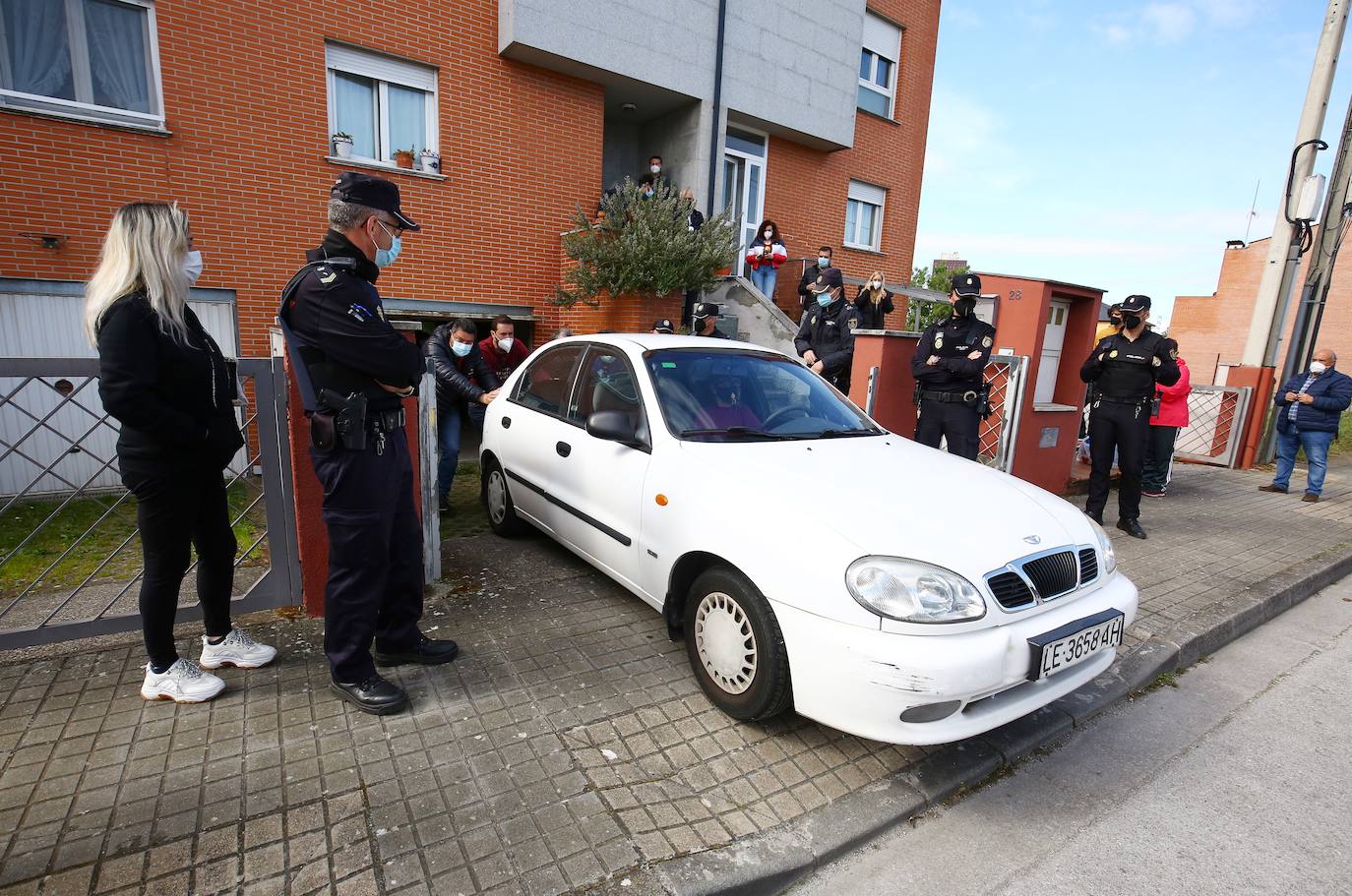 Desahucio en una vivienda del barrio ponferradino de Compostilla (León).