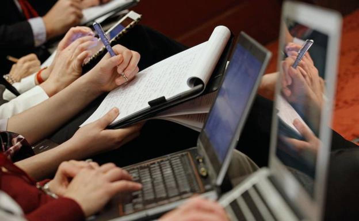 El Ayuntamiento de León pone en marcha un programa para facilitar el acceso a la administración electrónica y reducir la brecha digital