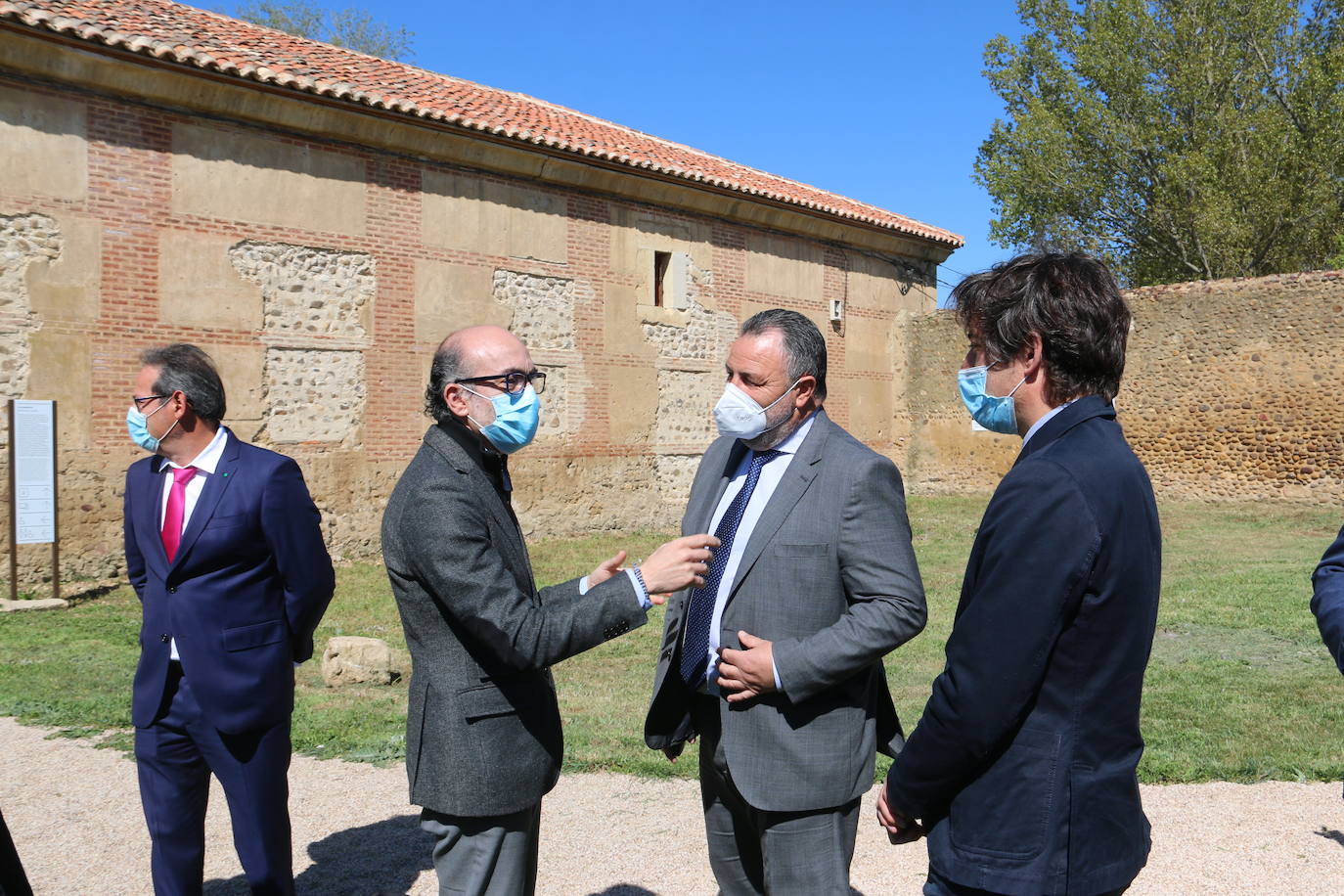 Vissita a las obras realizadas en la Panera del Monasterio de Sandoval. 