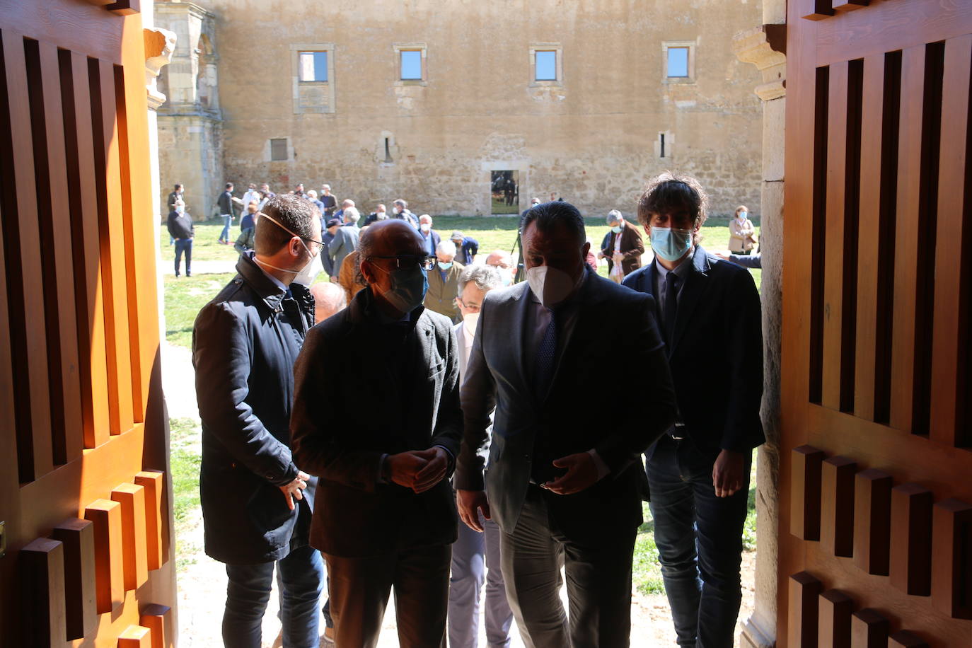 Vissita a las obras realizadas en la Panera del Monasterio de Sandoval. 