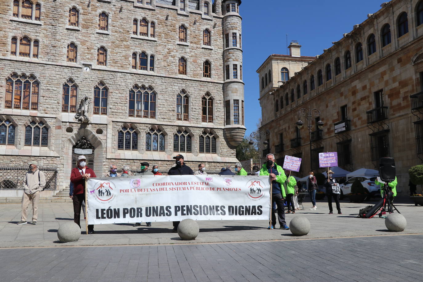 Fotos: En León, «las pensiones se defienden»