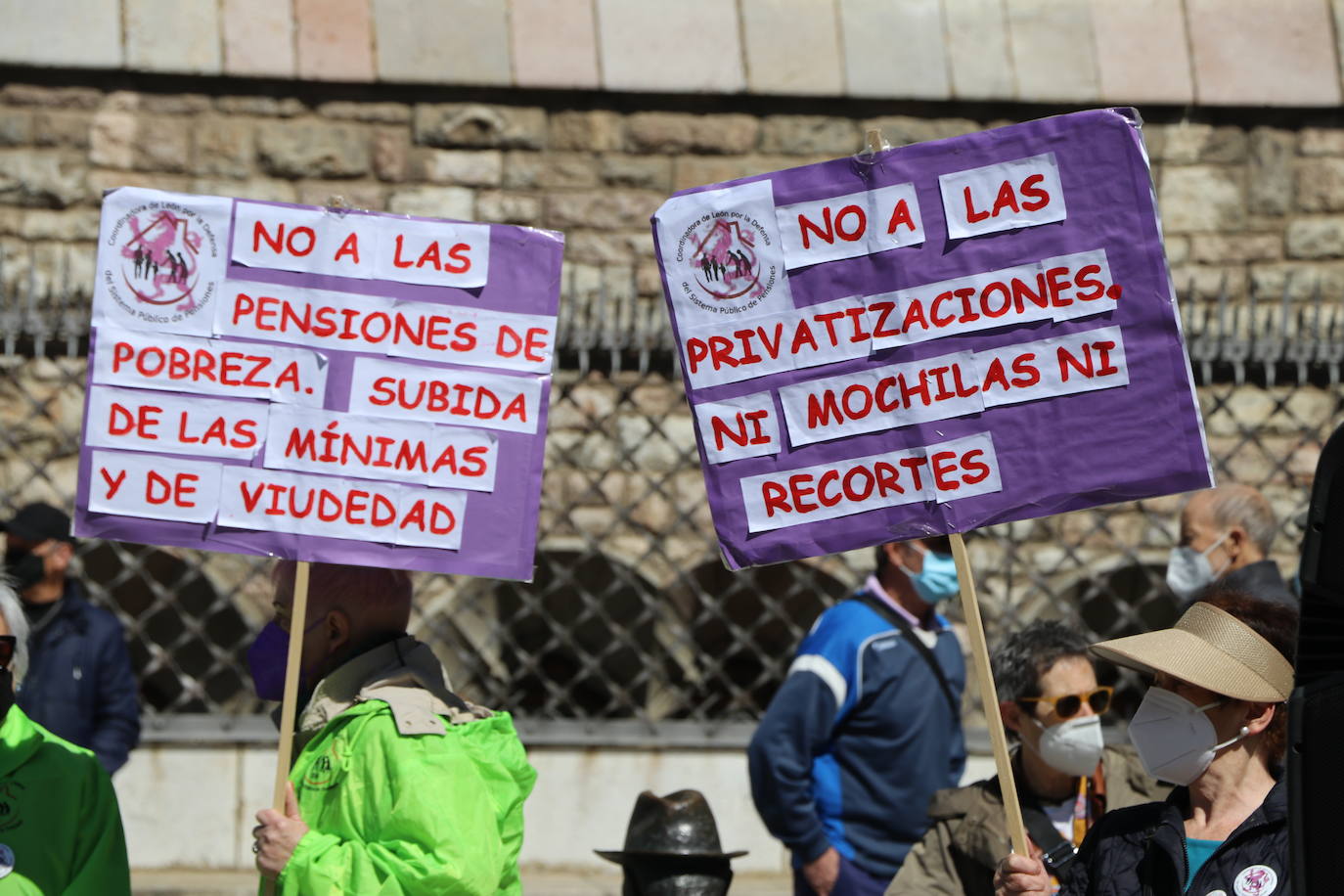 Fotos: En León, «las pensiones se defienden»