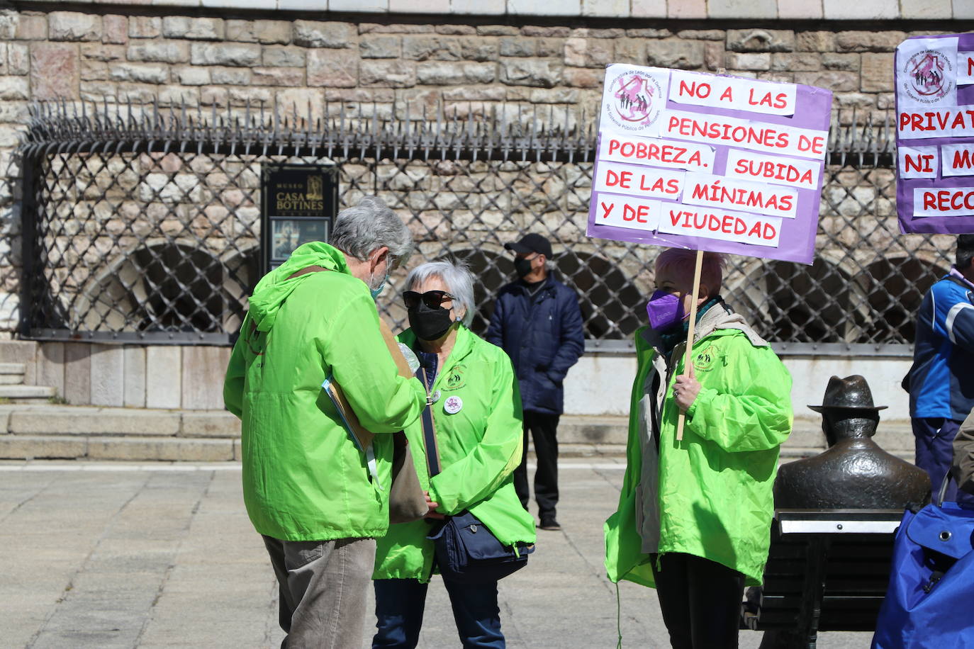 Fotos: En León, «las pensiones se defienden»