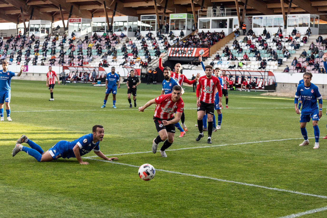 La Cultural complica su ruta al Play-Off. 