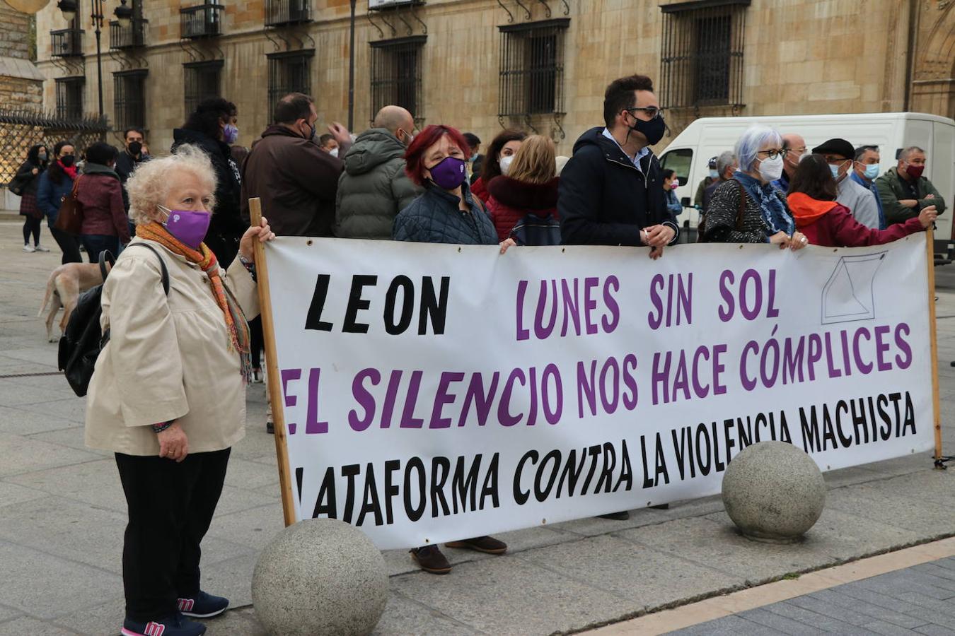 Concentración de 'Los Lunes sin Sol' en repulsa del último crimen machista.