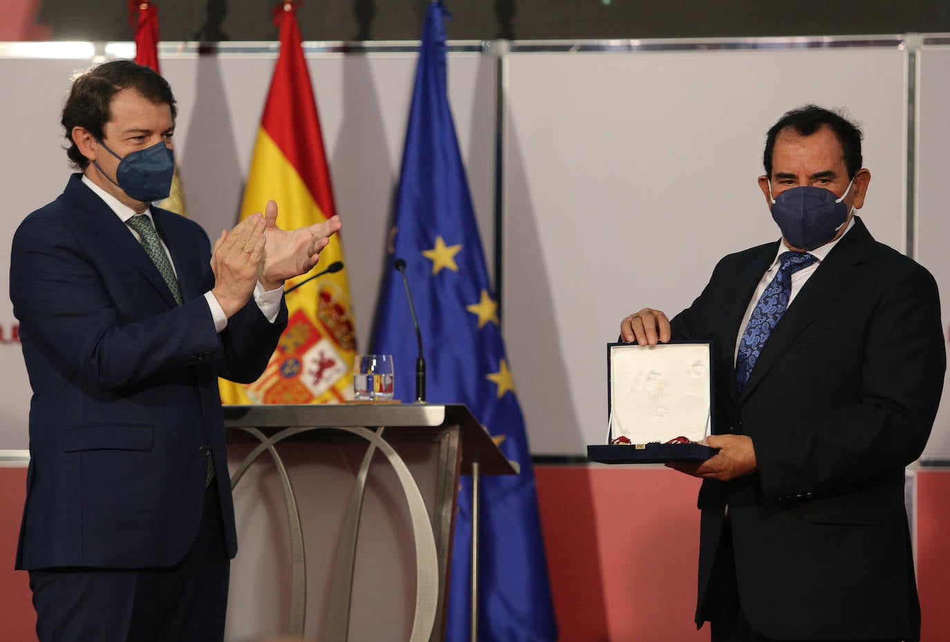 El presidente de la Junta de Castilla y León, Alfonso Fernández Mañueco, entrega los Premios Castilla y León 2020. 