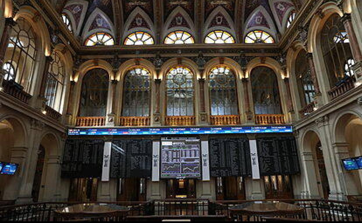 Interior de la Bolsa de Madrid. 