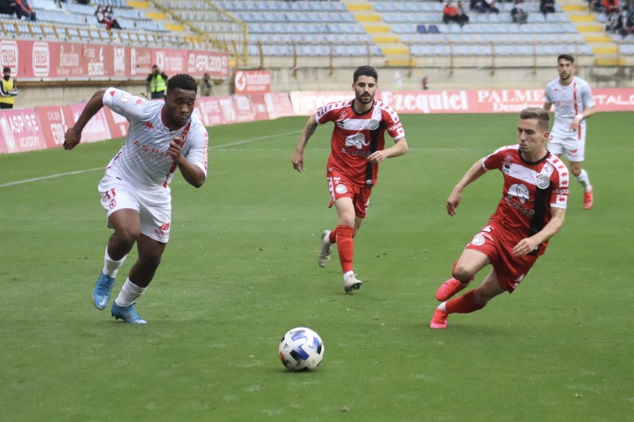 Leoneses y charros se enfrentaron en el Reino de León en una nueva jornada de Segunda División B.