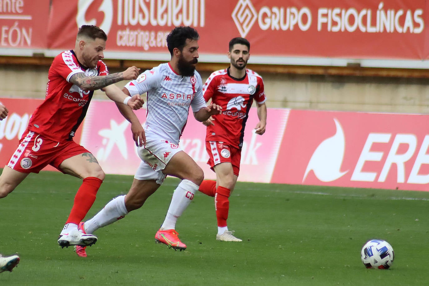 Leoneses y charros se enfrentaron en el Reino de León en una nueva jornada de Segunda División B.