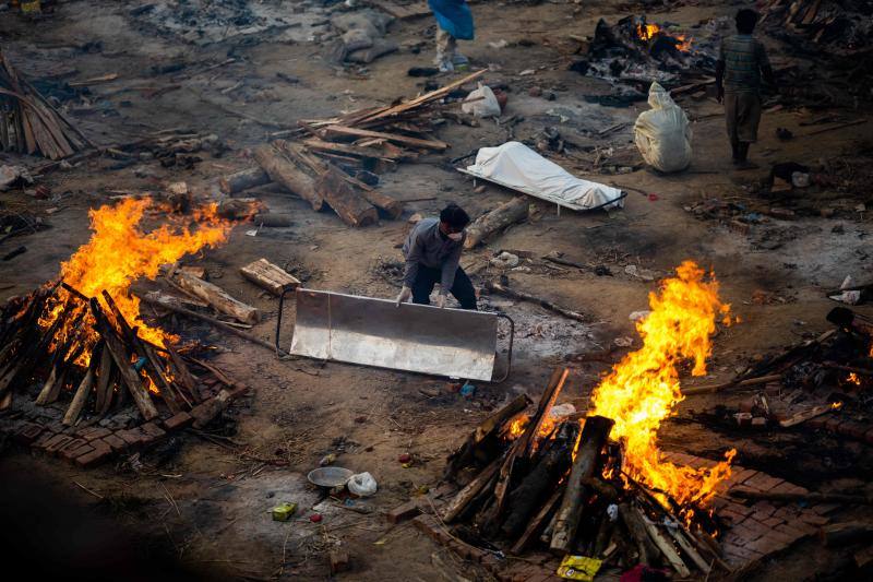 Fotos: India se convierte en el país de las cenizas por culpa de la virulencia del coronavirus