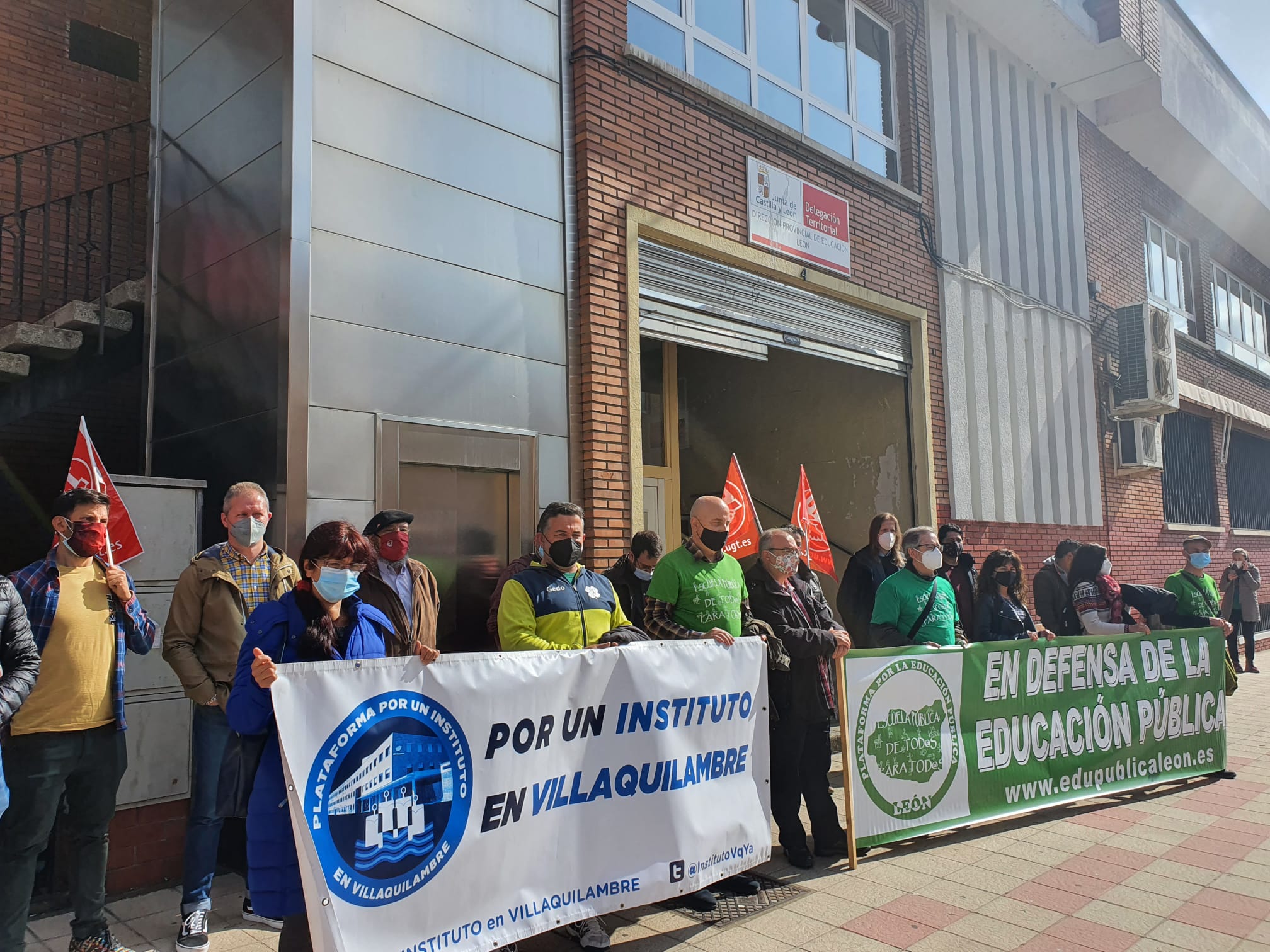 Concentración de apoyo a la construcción de un instituto de educación secundaria en Villaquilambre