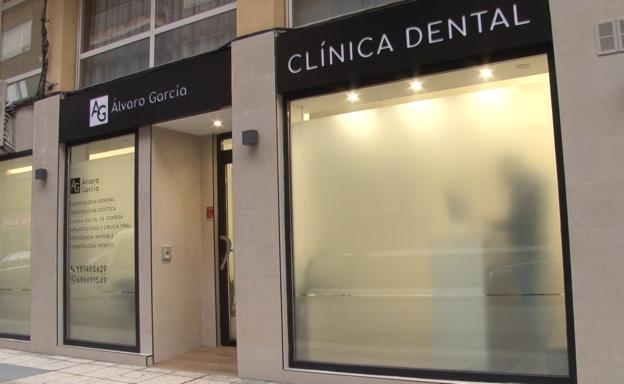 Imagen de la clínica en la calle Santa Clara de León.