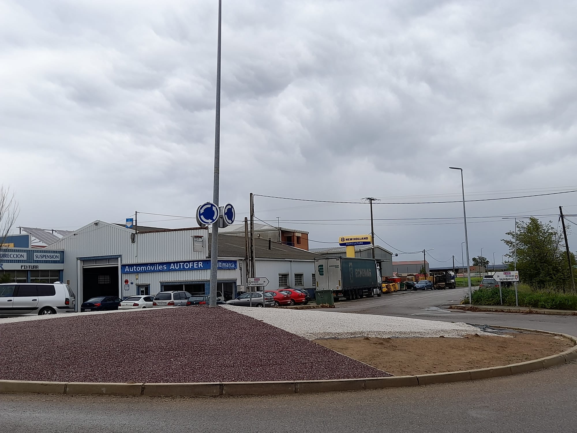 Fotos: Sahagún acerca facilidades a las empresas de su polígono