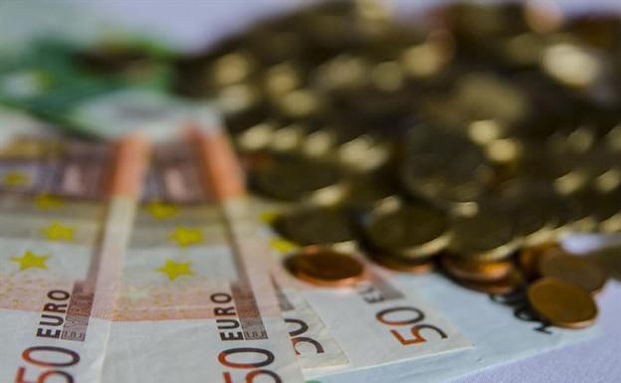 Castilla y León anota un déficit de 83 millones hasta febrero a pesar del impacto asociado a los fondos covid