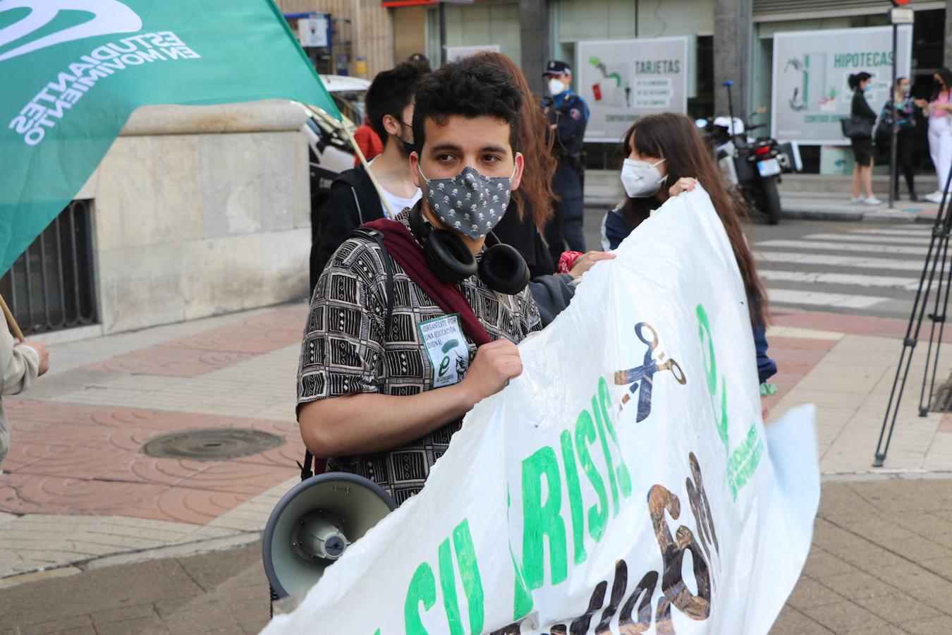 Cerca de treinta estudiantes denuncian la falta de remuneración en las prácticas universitarias y la «segregación» en las clases telemáticas.