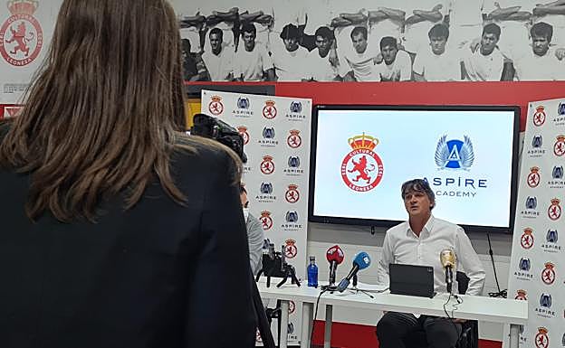 Un instante de la rueda de prensa celebrada en el Reino de León.
