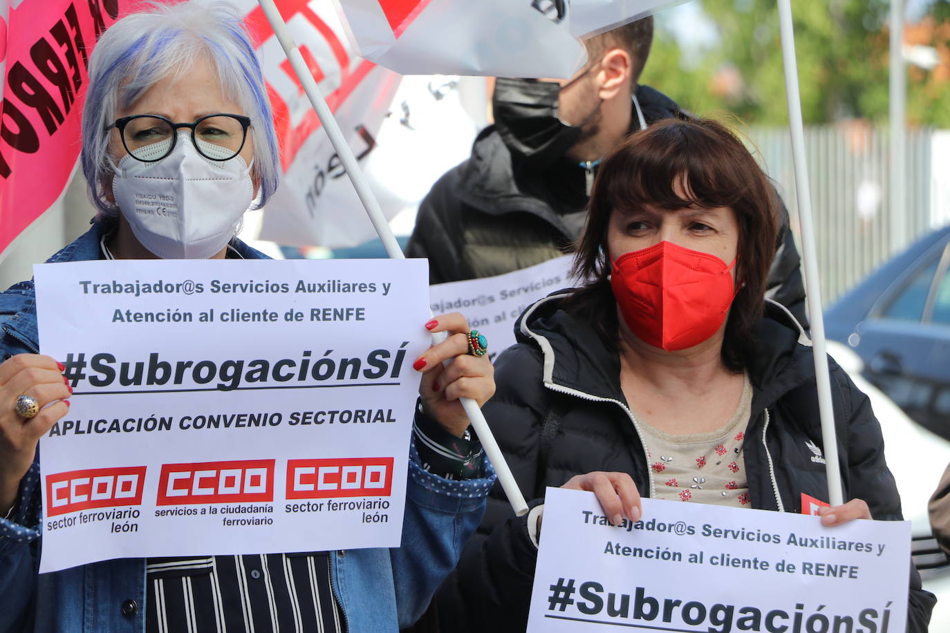 Los trabajadores de Renfe en León se concentran para reclamar mismas condiciones laborales para unos trabajadores interinizados