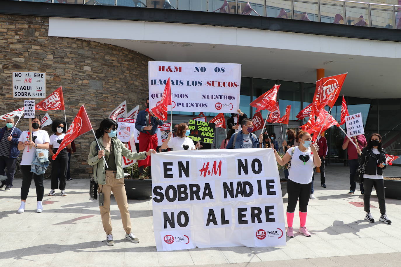 Las trabajadoras reclaman que no se precarice su empleo y se mantegan todos los puestos.