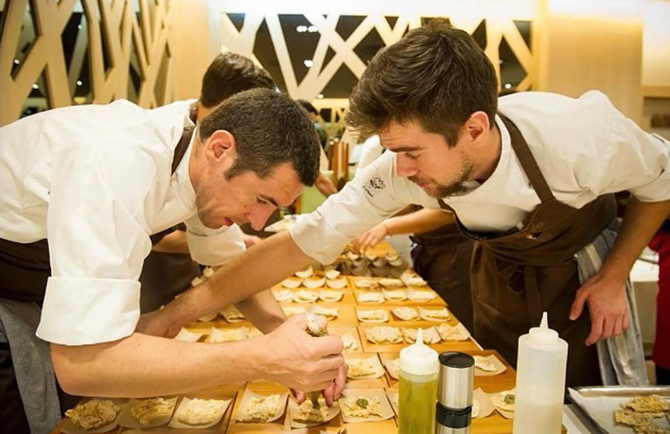 El cocinero berciano Marco Valcárcel participa en la iniciativa 'Eat Spanish', que se desarrolla de la mano de la Embajada de España en Asutralia.