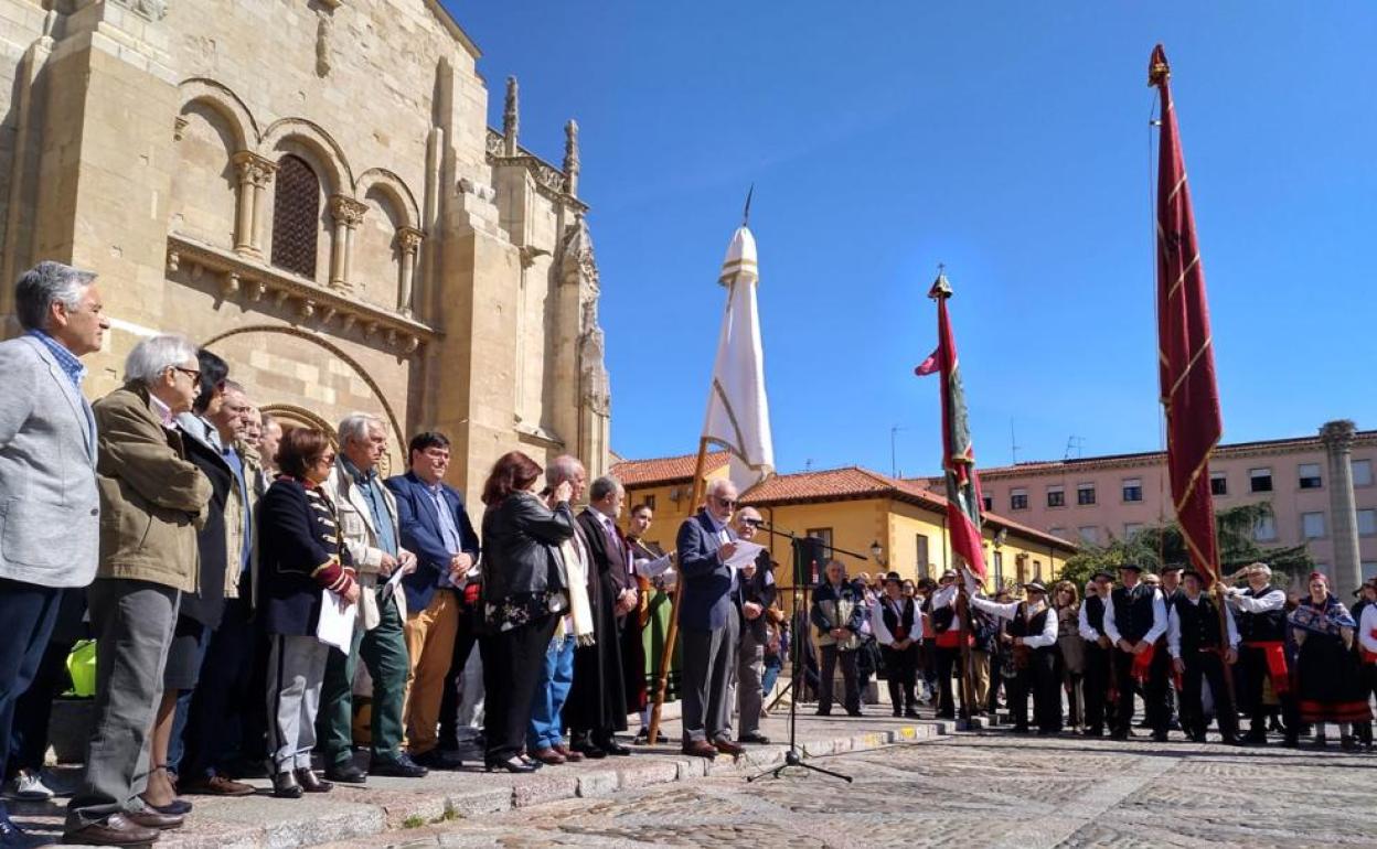 Una pasada edición de la lectura de los Decreta en San Isidoro.