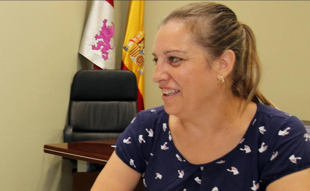 La alcaldesa de Carbonero el Mayor, María Ángeles García.