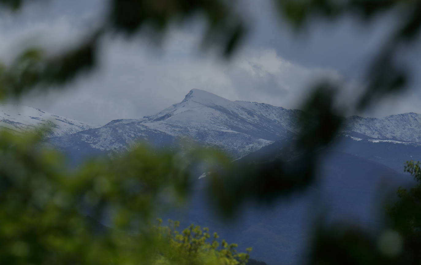 El Bierzo amanece con nevadas en las zonas más altas de esta zona de la provincia.
