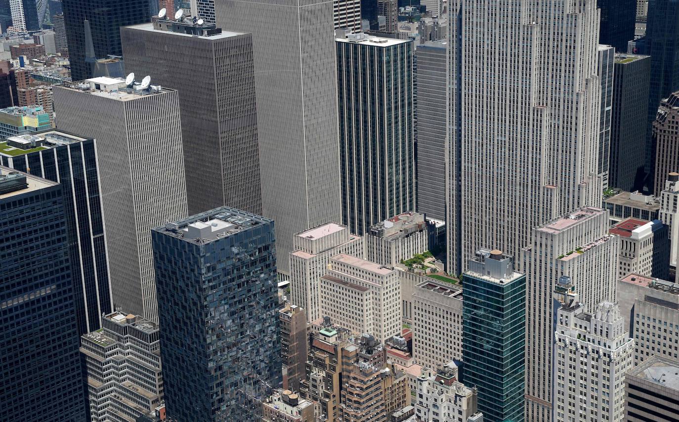 El observatorio Summit One Vanderbilt ofrece una de las vistas más impresionantes de la ciudad de Nueva York. Este lugar, que no se podrá visitar hasta el 21 de octubre porque está remodelándose, corona el edificio One Vanderbilt y se eleva a una altura de 427 metros. 